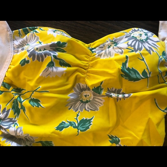 One piece pin-up swimsuit (4) - Picture 2 of 4